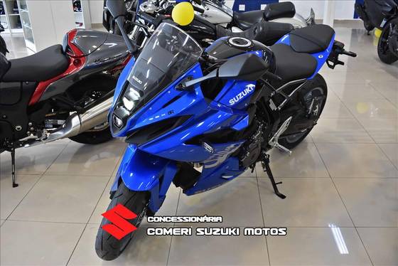 SUZUKI GSX-8R 